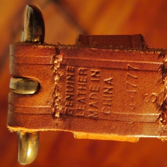 Brown Genuine Leather Thin Belt with Raised Design and Metal Rivets Sz S - Picture 6 of 7